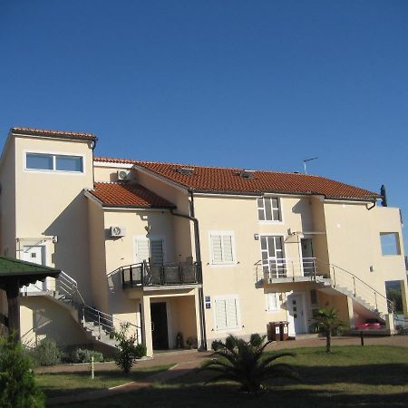 Villa „Drei Palmen“ Sveti Filip i Jakov Exteriör bild