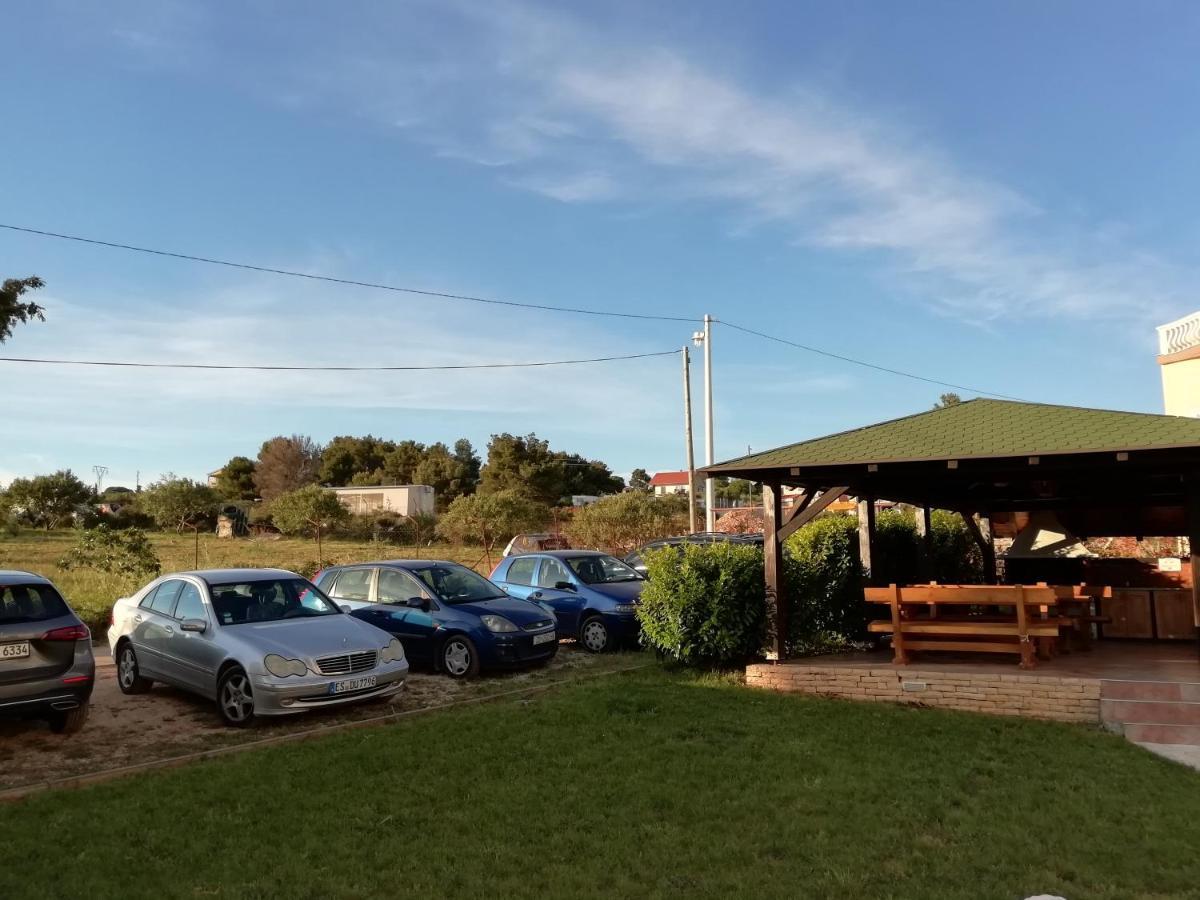 Villa „Drei Palmen“ Sveti Filip i Jakov Exteriör bild
